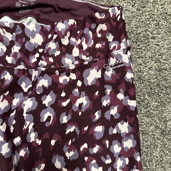 Calvin Klein Performance size Large activewear capri - Picture 5 of 6